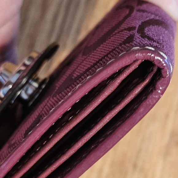 COACH Signature C canvas and leather wallet EUC - Picture 7 of 11